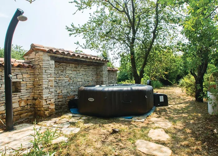 Holiday Home Nedescina Cr
