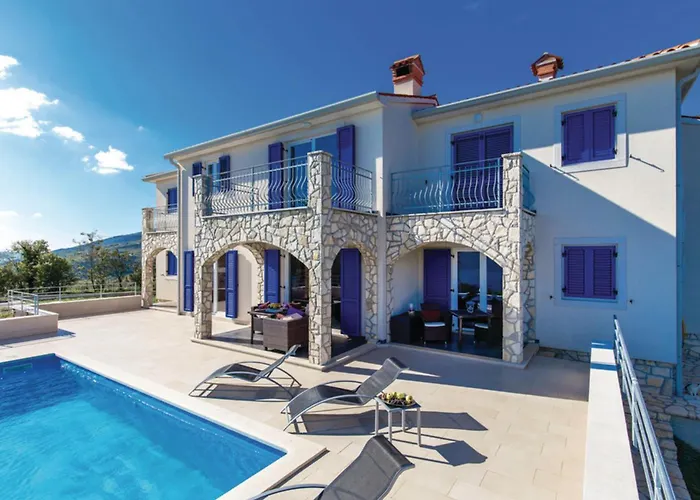 Villablu1 Doppelhaushaelfte Seaview, Pool